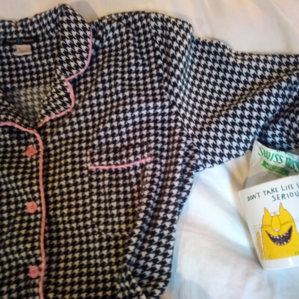 Hounds Tooth Lounge PJs, Medium, Soft Poly - Picture 4 of 4